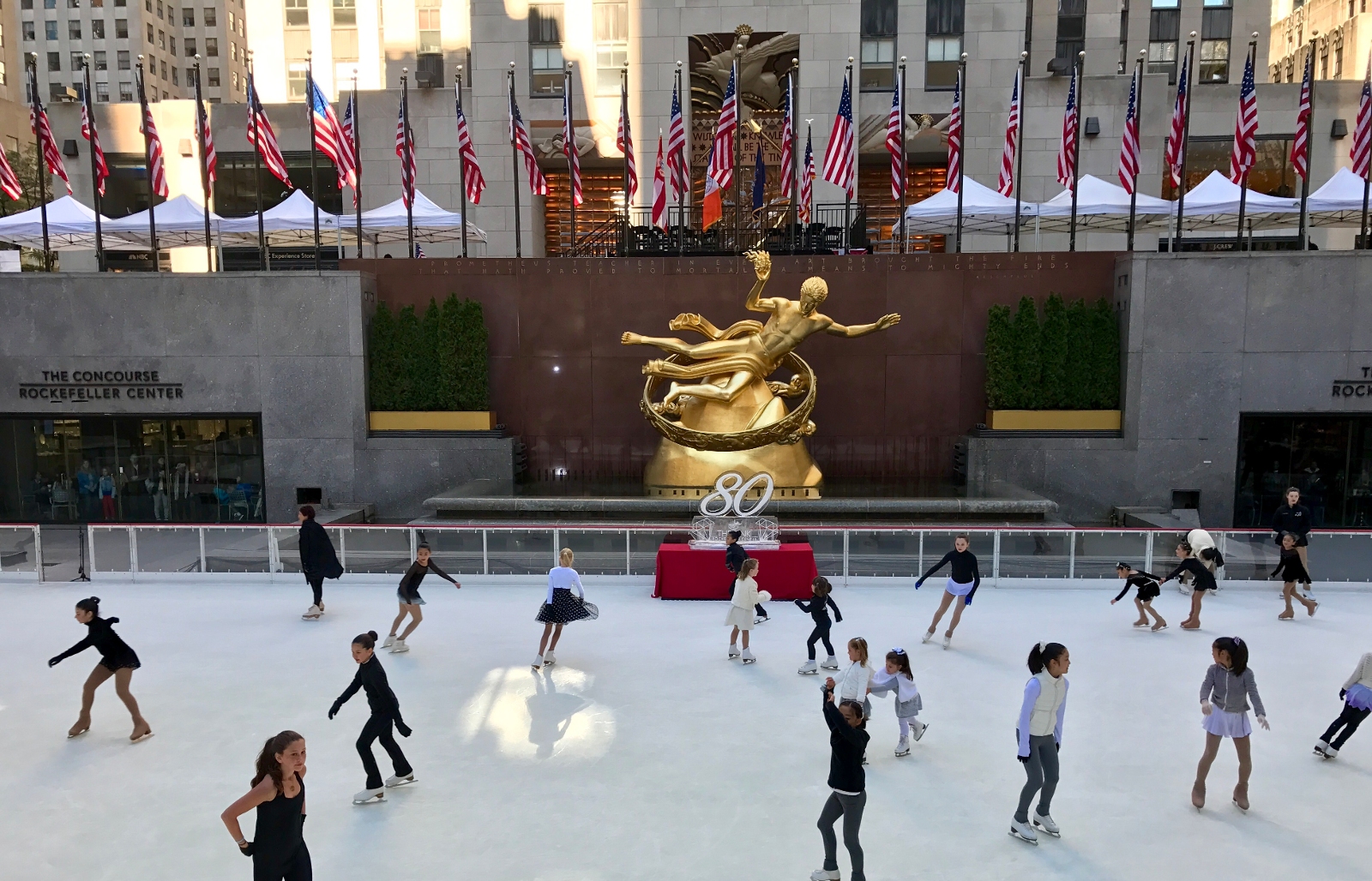 rockefeller-center-patinoire-new-york.jpeg